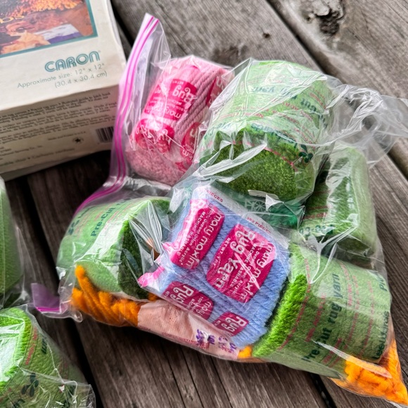 Vintage Caron Latch Hook Rug Kits And Extras Lot - Picture 4 of 7